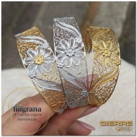 F0953 Bracciale rigido fiore